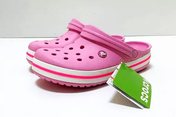 Kako oprati Crocsice u perilici da ne uništite i njih i same cipele