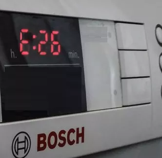 Błąd E26 w pralce Bosch - co robić