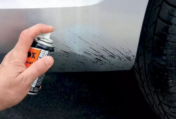 Чим відтерти бітум з автомобіля та кузова машини швидко і без сліду за допомогою спеціальних засобів, олії, гасу, бензину