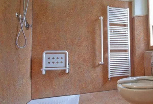 Linoleum na stěny v koupelně: možnosti povrchové úpravy, pokyny k instalaci krok za krokem