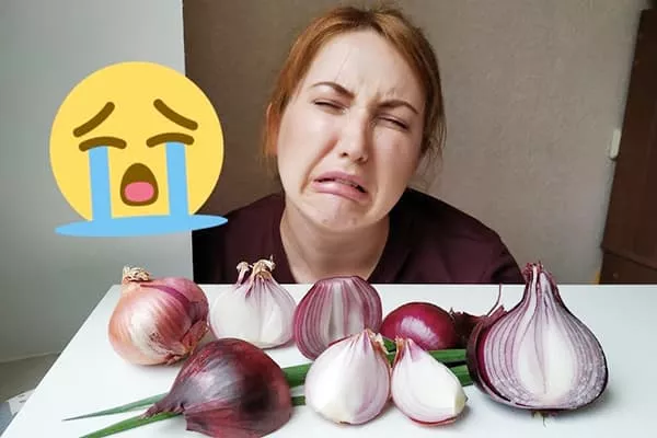 Kako rezati luk bez plakanja - lukavi načini rezanja i guljenja luka bez plakanja