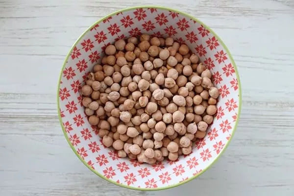 Kako namakati slanutak za pilav, juhu i humus, u kojoj vodi, koliko sati, kako se kuha