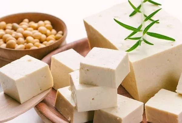 Gdje dodati tofu sir, s čim jesti: za koja su jela prikladna, sastav, pravila skladištenja, recepti