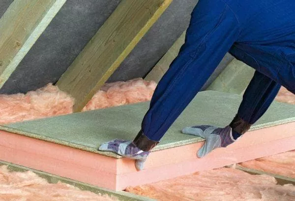 Kako i kako pravilno izolirati strop u privatnoj kući: izbor materijala za toplinsku izolaciju, tehnologija oblaganja, upute korak po korak.
