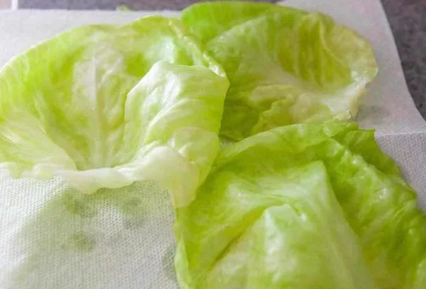 Listovi kupusa za sarmice za zimu u zamrzivaču - kako brzo pripremiti i što od toga dolazi?